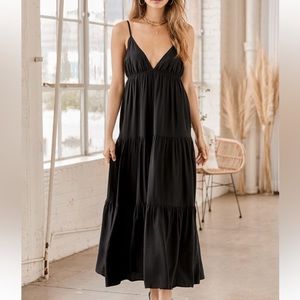 A1 -#17 Lulus Black v neckline maxi dress size small NWOT